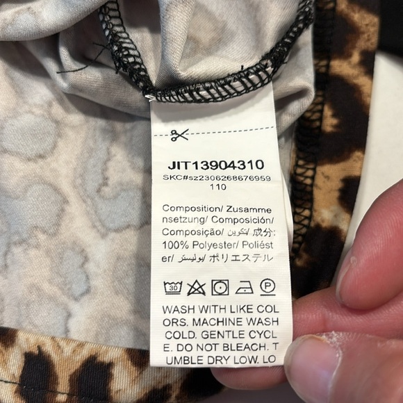 Women’s SHEIN Clasi Plus Leopard Print Mock Neck Lantern Sleeve Top Size… - Picture 4 of 11